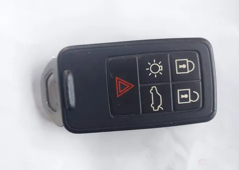 YV440MDJ8G2811035